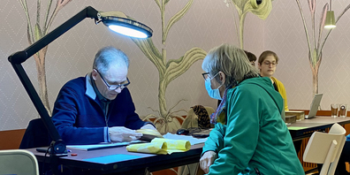 Fachpersonen bestimmen kulturhistorische und naturkundliche Objekte jeder Art.