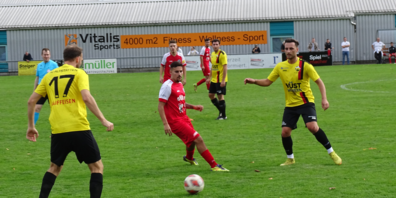 Amar Uzunovic (rechts): So eine Art Dompteur im Altstätter Mittelfeld