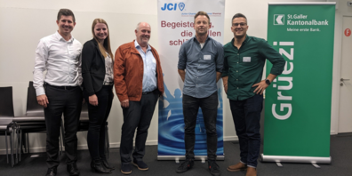 Simon Keller (JCI), Corina Eugster (JCI Präsidentin), Romeo Böni (NRG A AG), Stefan Müller (SAK), Amir Elezi (JCI)