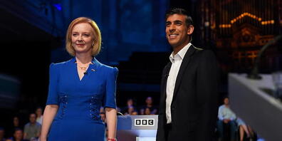 ARCHIV - Rishi Sunak und Liz Truss nehmen an der TV-Debatte über die Führung der Konservativen Partei teil. Foto: Jacob King/PA Wire/dpa