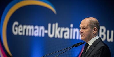 Bundeskanzler Olaf Scholz (SPD), spricht beim Deutsch-Ukrainischen Wirtschaftsforum "Rebuild Ukraine". Foto: Michael Kappeler/dpa-Pool/dpa