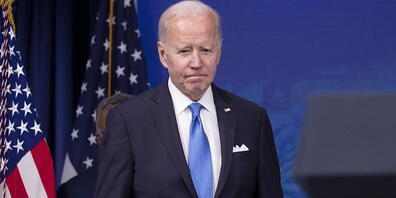 Zwei Wochen vor den Kongresswahlen ist der Rückhalt von Präsident Joe Biden unter den US-Bürgern weiter gesunken. Einer Reuters/Ipsos-Erhebung vom Dienstag zufolge kommt Biden nur noch auf einen Zustimmungswert von 39 Prozent. (Archivbild)