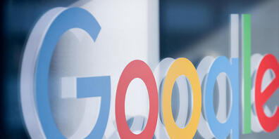 Die Tech-Riesen Google und Microsoft zeigen sich trotz Milliardengewinnen nicht immun gegen die hohe Inflation und Konjunktursorgen. Google bekam im vergangenen Quartal die Sparsamkeit der Werbekunden deutlich zu spüren. (Archivbild)