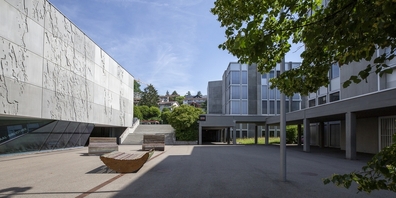 Die Turnhalle der Schulanlage Obstgarten ist sanierungsbedürftig, so dass es einen Ersatzneubau bedarf.