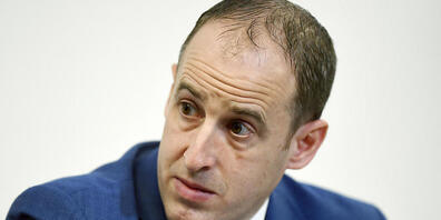 Stephan Widrig verlässt den Zürcher Flughafen (Archivbild).