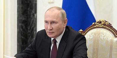 Das von der staatlichen russischen Nachrichtenagentur Sputnik via AP veröffentlichte Bild zeigt Wladimir Putin, Präsident von Russland. Foto: Alexei Babushkin/Pool Sputnik Kremlin/AP/dpa