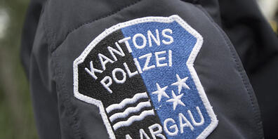 Im Zimmer eines Hotels im Bezirk Baden AG fand die Kantonspolizei Aargau im September die Leiche eines 60-jährigen Mannes. Zwei Tatverdächtige sitzen in Untersuchungshaft. (Symbolbild)