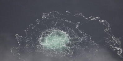 ARCHIV - Die Untersuchung der Gaslecks in Schweden läuft auf Hochtouren. Die EU und die Nato gehen weiterhin von Sabotage aus. Foto: Swedish Coast Guard/dpa - ACHTUNG: Nur zur redaktionellen Verwendung im Zusammenhang mit der aktuellen Berichterst...