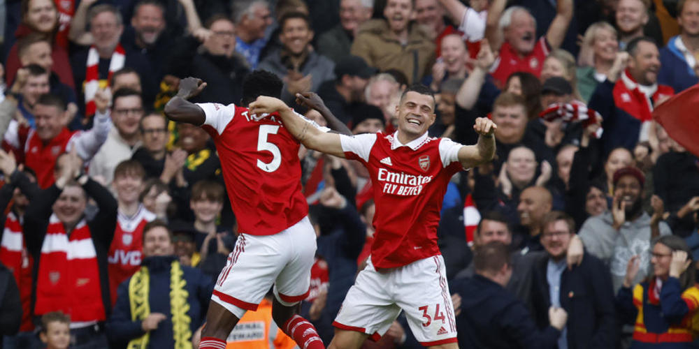 Die Kritik an der Fussball-WM in Katar nimmt zu. Auch die Schweiz (auf dem Bild mit Granit Xhaka) nimmt daran teil.