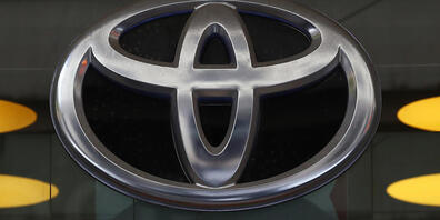 Toyota erhöht Umsatzprognose für Gesamtjahr nach Gewinnrückgang im ersten Semester (Archivbild)
