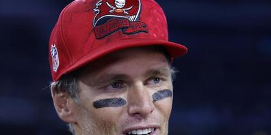 ARCHIV - Tampa Bay Buccaneers-Quarterback Tom Brady gibt ein Interview nach dem Spiel. Foto: Ron Jenkins/AP/dpa