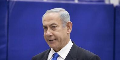 Benjamin Netanjahu liegt mit seinem Bündnis bei der Wahl vorne. Foto: Ilia Yefimovich/dpa