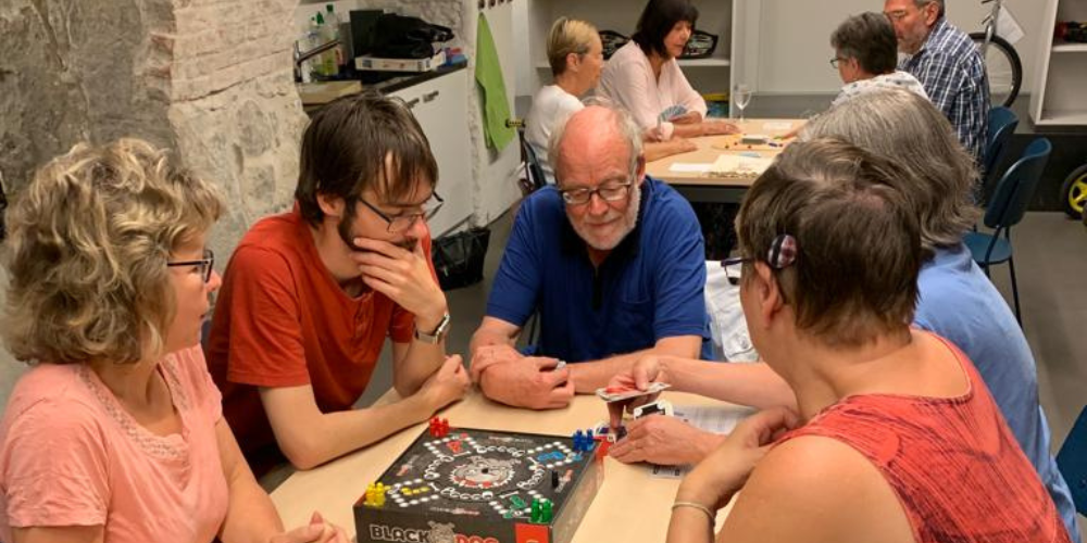 An den Spielabenden in der Ludothek wird in geselliger Runde gespielt