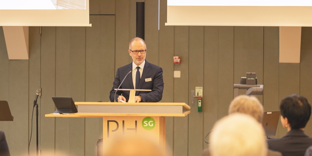 Laut Stefan Kölliker, Bildungsdirektor und Präsident des Hochschulrates der PHSG, hätten das neue Zentrum und die IT-Bildungsoffensive dieselben Ziele.