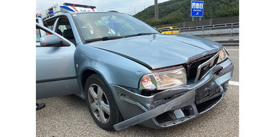 Der 26-Jährige krachte ins Heck des vor ihm fahrenden Autos. 