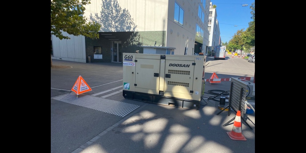 Temporäre, kleine Dieselgeneratoren sind ok, nicht aber ein Dauerbetrieb von grossen Notstromanlagen, wie das verschiedentlich gefordert wird.