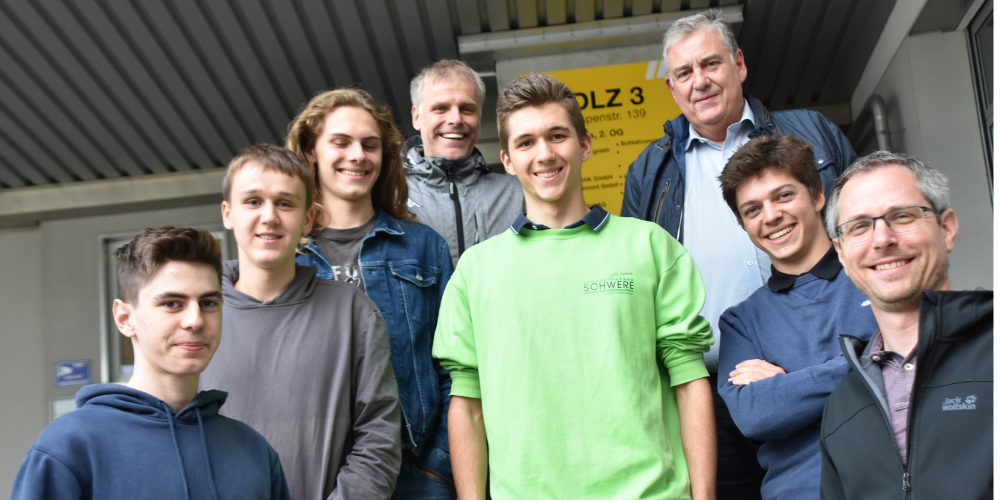 Vier Jungbürger spielten mit Politikern und Jugendkommissionsmitgliedern beim Bowling um Punkte, danach ging es auf die Meldegg. 