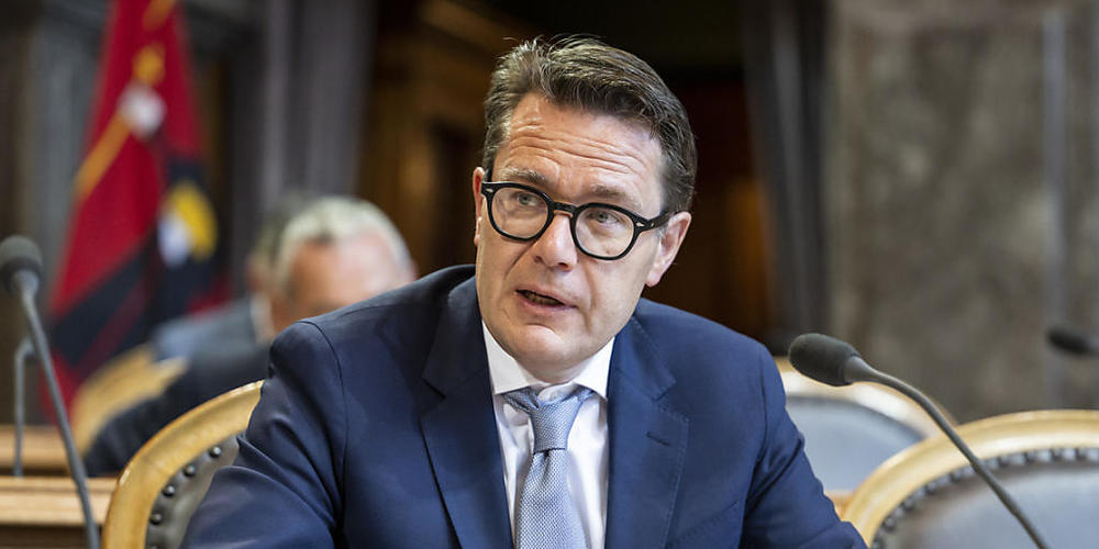 Ständerat Benedikt Würth (Mitte/SG) bezeichnete die Umsetzung der OECD-Steuerreform in der Schweiz als "reine Pflichtübung". Ohne Begeisterung winkte die kleine Kammer die Verfassungsänderung schliesslich durch. (Archivbild)