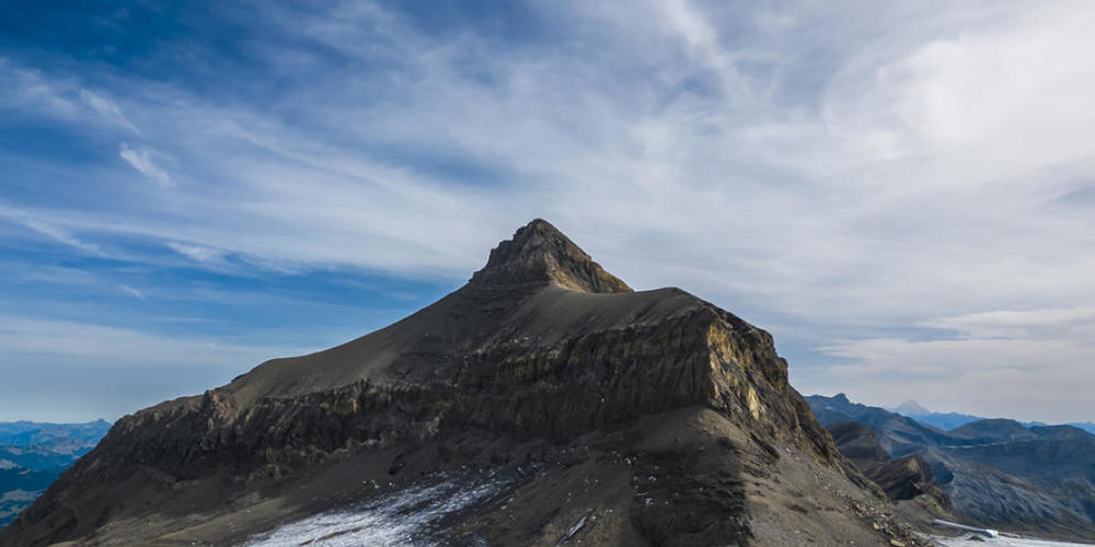Bei jährlich starken Gletscherschmelzen wie in den letzten Jahren, werden laut den Klimaforschenden viele der kleineren Schweizer Gletscher innerhalb der nächsten Jahrzehnte verschwinden. (Archivbild)