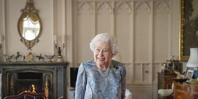ARCHIV - Die britische Königin Elizabeth II. ist an Altersschwäche gestorben. Das geht aus dem Totenschein der am 8. September im Alter von 96 Jahren auf ihrem schottischen Landsitz Balmoral gestorbenen Monarchin hervor. Foto: Dominic Lipinski/poo...