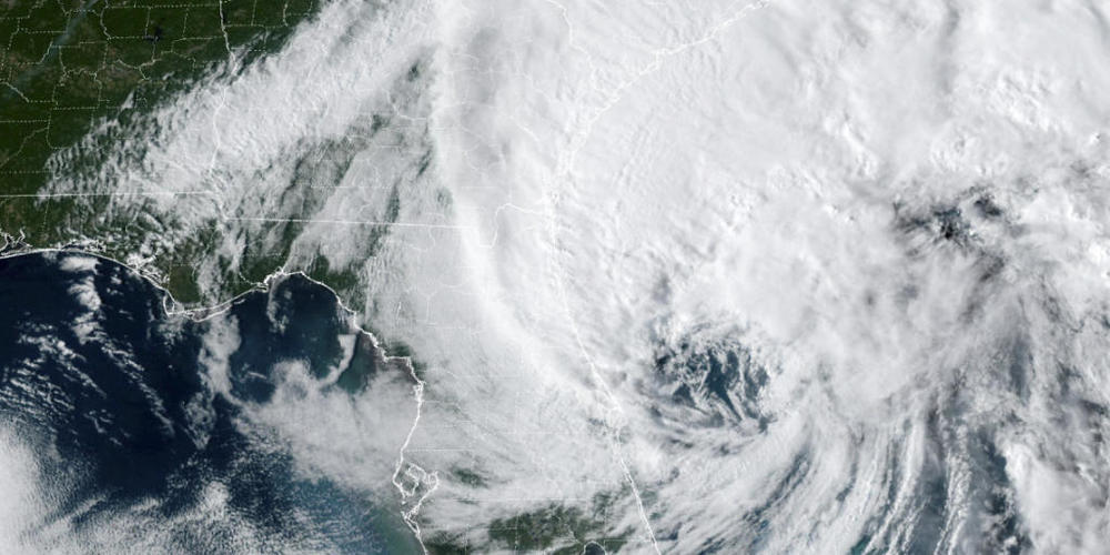 Dieses von der National Oceanic and Atmospheric Administration (NOAA) zur Verfügung gestellte Satellitenbild, aufgenommen um 17:01 Uhr EDT zeigt Hurrikan «Ian». Foto: NOAA/AP/dpa - ACHTUNG: Nur zur redaktionellen Verwendung und nur mit vollständig...
