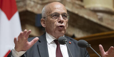 An der Herbstsession trat Finanzminister Ueli Maurer noch voller Überzeugung im Parlament auf. Nun hat der dienstälteste Bundesrat seinen Rücktritt auf Ende Jahr bekanntgegeben. (Archivbild)