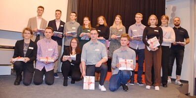 15 Lernende beider Appenzell und aus dem Rheintal erhielten für ihre beeindruckenden Lehrabschlüsse den SFS-Lehrlingspreis.