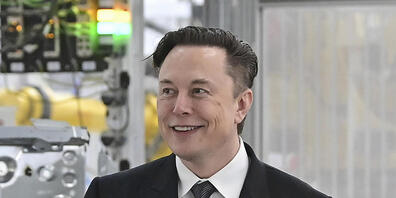 Der Tesla-Gründer Elon Musk setzt grosse Hoffnungen in die Herstellung von Robotern. (Archivbild)