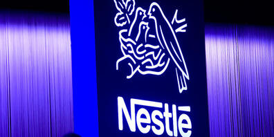 Das Logo des Nahrungsmittelherstellers Nestlé in Lausanne VD. (Archivbild)
