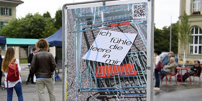 Die Suizidrate in der Schweiz sinkt: Plakat der Suizidpräventionskampagne "Takecare Me" des Berner Bündnisses gegen Depression im September 2021. (Archivbild)