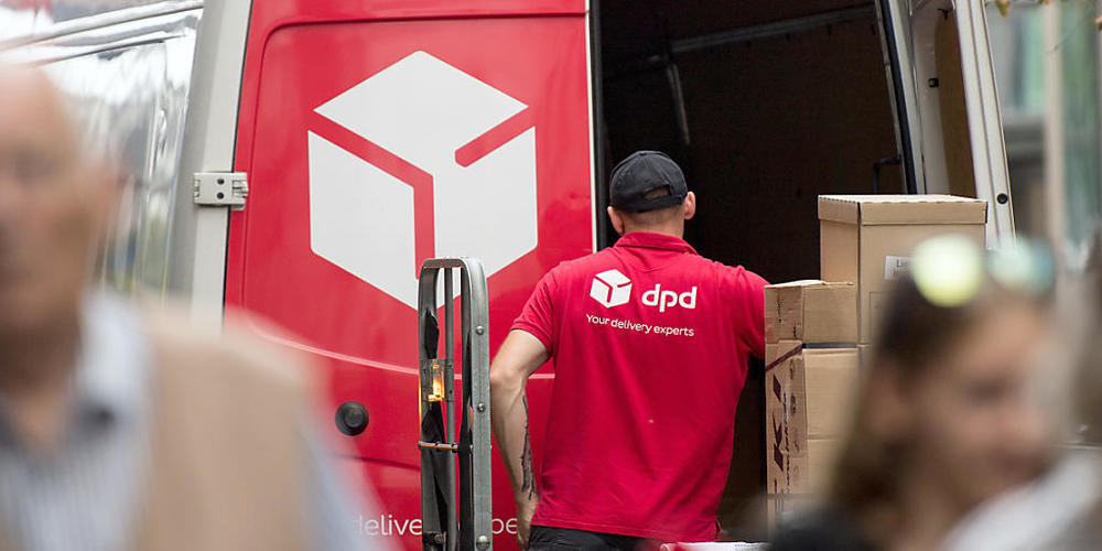 DPD-Schweiz-Chef Tilmann Schultze hat Rabatttage wie den Black Friday als zu wenig nachhaltig kritisiert. Es komme zu sehr vielen Retouren, weil die Menschen mehr kauften als sie brauchten. "Massnahmen, die hier entgegenwirken, sind nötig." (Archi...