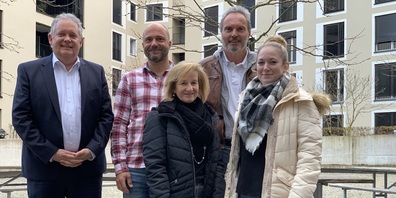 Stadtpräsident Thomas Niederberger mit seinen Jubilaren Stefan Luginbühl, Martin Troll, Angelika Eichenberger und Sandy Hiller (v.l.n.r). Auf dem Bild fehlt Frank Liebing. 