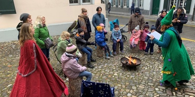 Weihnachtsgeschichten am Feuer.