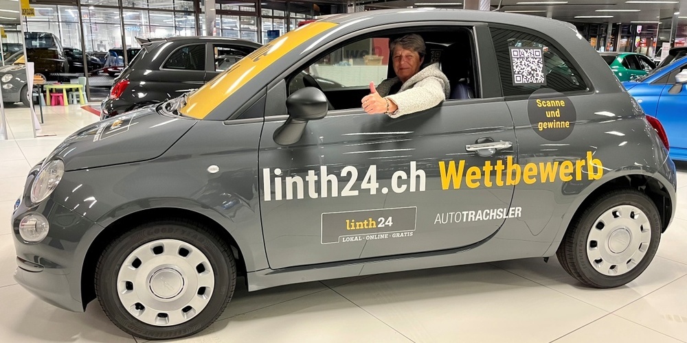  Frau Irene Keller aus Jona ist die glückliche Gewinnerin des Fiats.