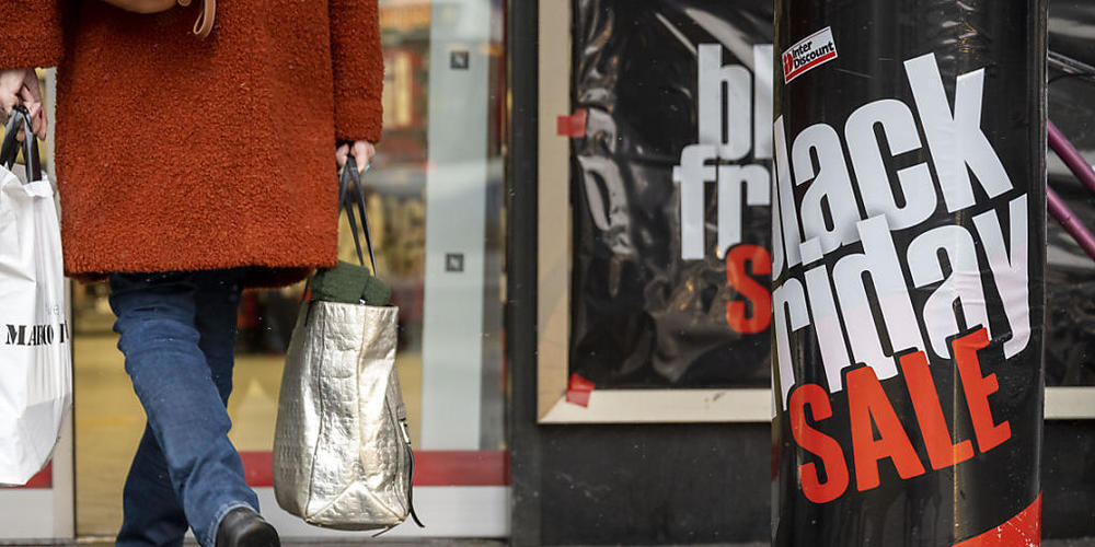 Zufriedenheit im Handel zum Black Friday, auch wenn der ganz grosse Ansturm ausgeblieben ist. (Archiv)