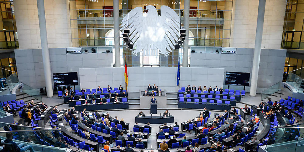 Finanzminister Christian Lindner spricht im Deutschen Bundestag. Foto: Bernd von Jutrczenka/dpa