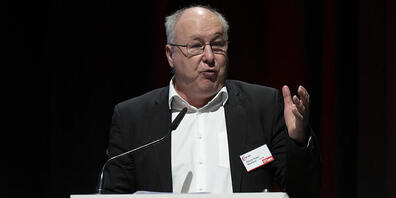 SGB-Präsident Pierre Yves Maillard bei seiner Eröffnungsrede des 57. Kongresses in Interlaken.