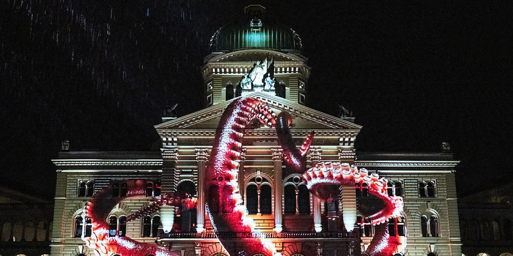 Das Lichtspektakel Rendez-vous Bundesplatz ist am Samstagabend mit einem Besucherrekord zu Ende gegangen: 39'000 Menschen verfolgten die Show am letzten Tag.  (Archivbild)