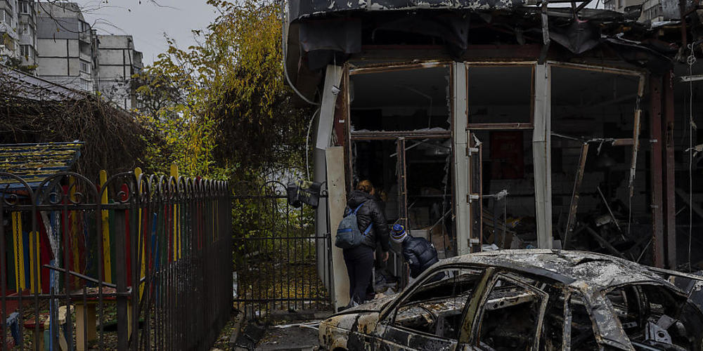 Cherson wird mittlerweile zwar nicht mehr von den russischen Truppen besetzt, doch die Angriffe von russischer Seite auf die Stadt gehen weiter. Foto: Bernat Armangue/AP/dpa