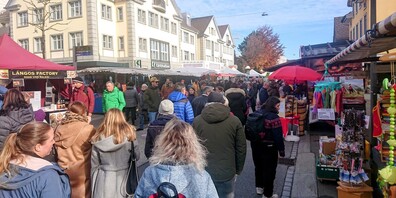 Tausende Einheimische und Gäste aus der Region am gut besuchten Chläusler-Sonntag.