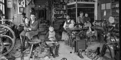 Schuhmacherwerkstatt in Rickenbach, um 1925.
