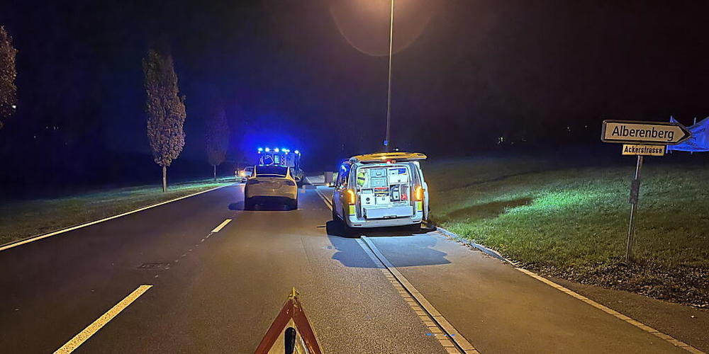 Beim Überqueren dieser Strasse bei Mörschwil prallte das zwölfjährige Mädchen mit seinem Kickboard mit einem Auto zusammen und wurde schwer verletzt.
