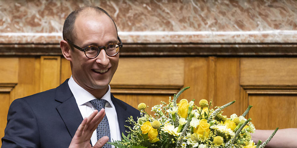 Martin Candinas (Mitte/GR) freut sich über die Wahl zum höchsten Schweizer.
