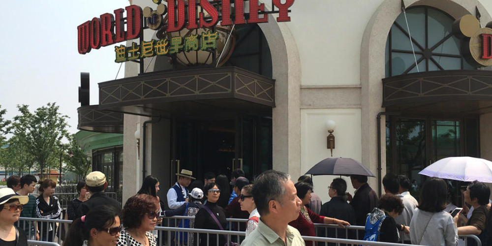 ARCHIV - Die Null-Covid-Politik Chinas ist eine Belastung für den Park. Er musste dieses Jahr schon mehrmals für längere Zeit die Tore schließen. Foto: picture alliance / dpa