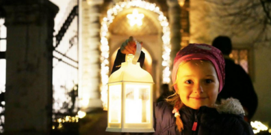 Weihnachtslichterschmuck erfreut besonders die Kinder.