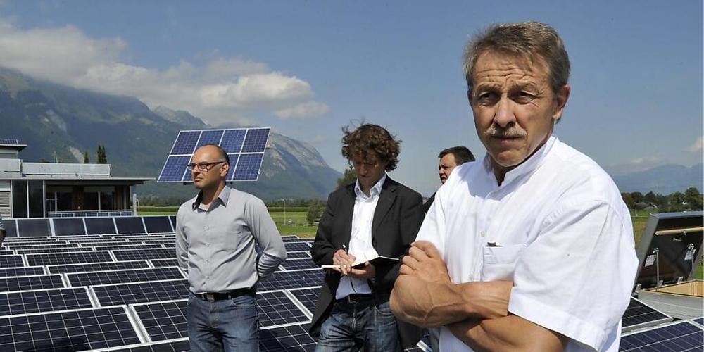 Solaragentur-Schweiz-Geschäftsführer Gallus Cadonau hält die angekündigte Solaroffensive in den Alpen für unnötig. Er plädiert für grössere Energieeffizienz bei Immobilien: "Weite Teile des Gebäudeparks sind heute Energieschleudern." (Archivbild)