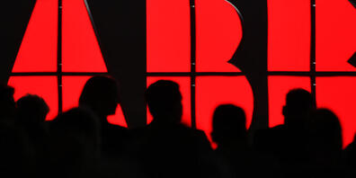 Der Technologiekonzern ABB hat sich mit den Behörden in Südafrika auf einen Vergleich in einem Korruptionsfall geeinigt und zahlt umgerechnet rund 150 Millionen US-Dollar Strafe. (Archivbild)