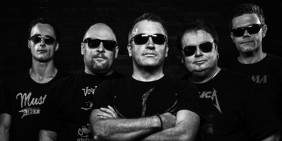 Ist bereit, die Dampfwalze laufen zu lassen: Die Band Hosalupf mit Ronny Pinggera,  Urs Good, Bruno Winkler, Janny Good und Roland Mader (von links).