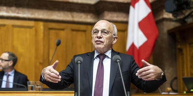 Finanzminister Ueli Maurer warb im Nationalrat vergeblich für die Lösung von Bundesrat und Ständerat. (Archivbild)