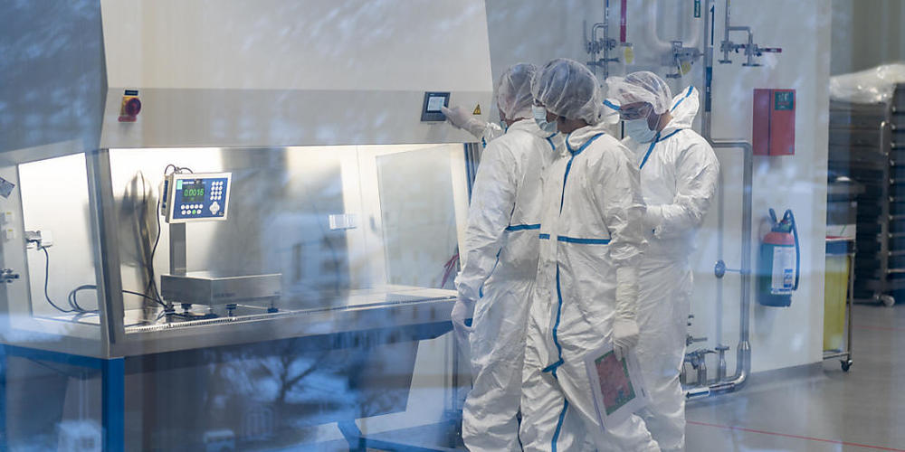 Das Pharma-Unternehmen Lonza hat die Investitionen am Standort Visp VS in den letzten Jahren markant erhöht. (Archivbild)